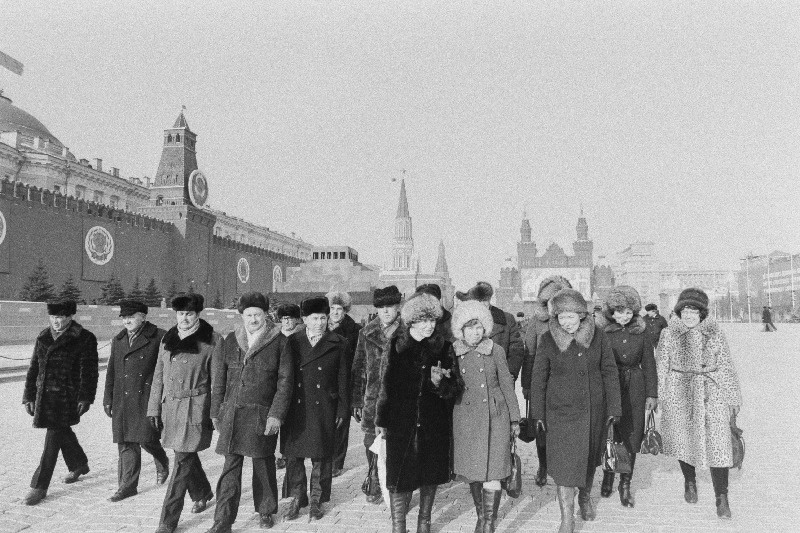 NLKP XXVI kongressi delegaadid Eesti NSV-st Moskvas Punasel väljakul.