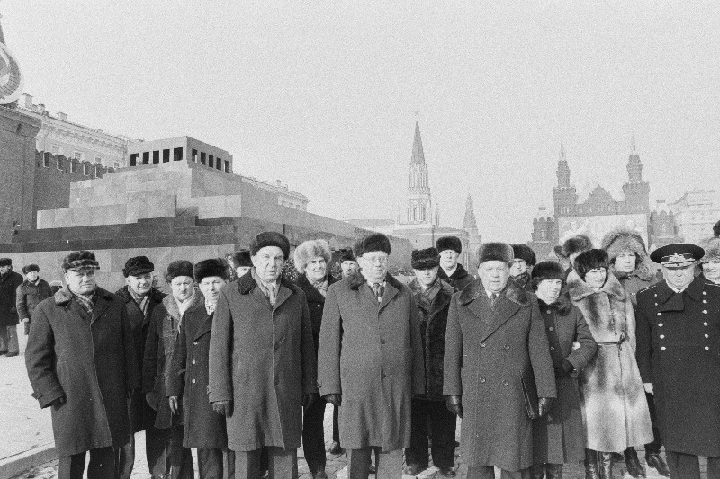 NLKP XXVI kongressi delegaadid Eesti NSV-st Punasel väljakul.