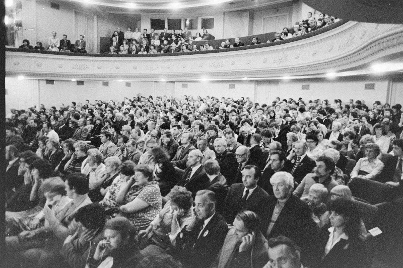 Saksa DV Schwerini ringkonnast sõprusrongiga saabunud delegatsioon RAT "Estonias.