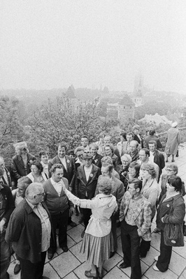 Saksa DV Schwerini ringkonnast sõprusrongiga saabunud delegatsioon tutvub Toompeaga  similar photo