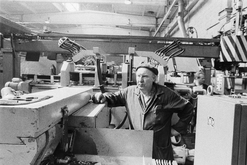 Tehase "Volta" tööveteran, automaatliinide häälestajate brigadir Ingmar Härma.