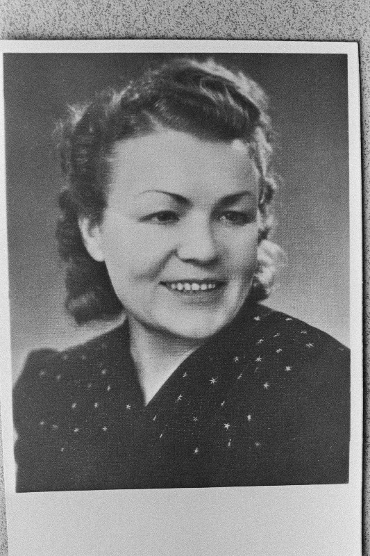 Siimon, Jenny - lauljatar.