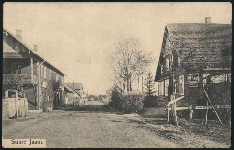 trükipostkaart, Suure-Jaani khk, Suure-Jaani, Pärnu tn, vasakul tuletõrje ühingu maja, paremal apteek, u 1910, J. Litteri kirjastus