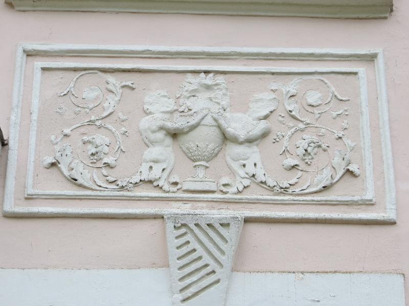 Anija mõis enne renoveerimist. Välisvaade. Detail.