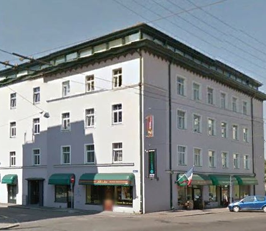 Kohvikuga korterelamu Tallinnas Toompuiestee 29, vaade hoonele. Arhitekt Karl Tarvas rephoto