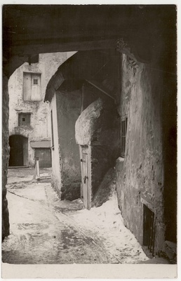 Vene tn 16 hoov. Lammutatud  similar photo