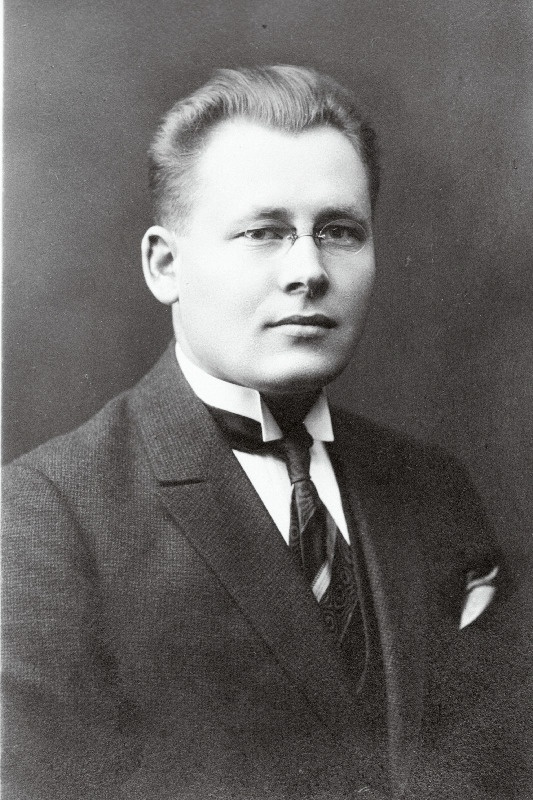 Metsik, Eduard - Üliõpilaste Seltsi Veljesto liige, Tartu Ülikooli õigusteaduskonna üliõpilane.