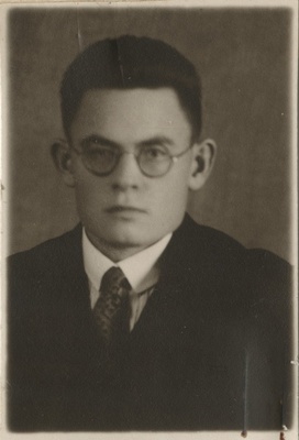 Tartu õpetajate seminari 1922. aasta lõpetaja Hugo Maran, portreefoto  duplicate photo