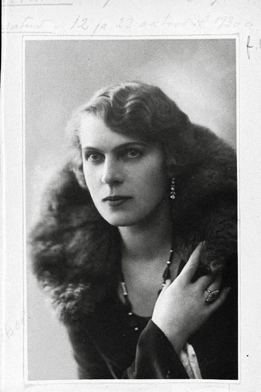 Teetsov, Olga (Olly) teatri Vanemuine näitleja.