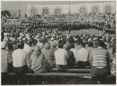 100. juubelilaulupeole pühendatud laulupidu Tartus  similar photo