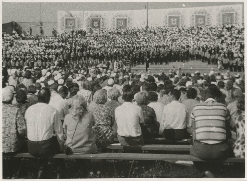 100. juubelilaulupeole pühendatud laulupidu Tartus