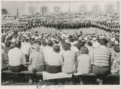 100. juubelilaulupeole pühendatud laulupidu Tartus  similar photo