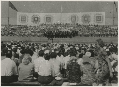 100. juubelilaulupeole pühendatud laulupidu Tartus  similar photo