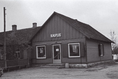 Pärnu Tarbijate Kooperatiivi maakauplus Pärnu rajoonis.  duplicate photo