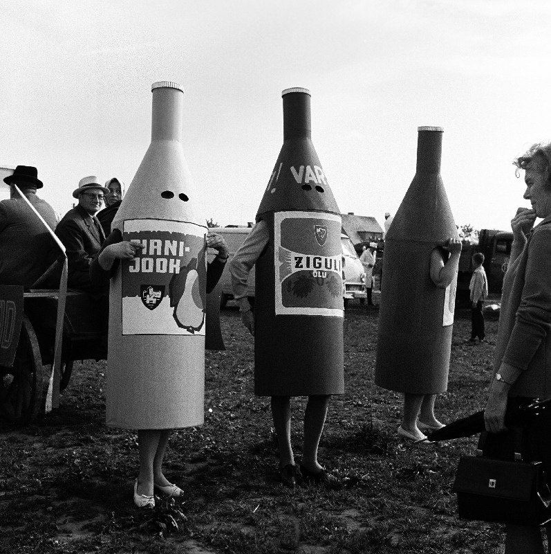 ETKVL-i Kingissepa laadakarnevalist osavõtjad.