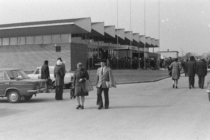 Harju Tarbijate Kooperatiivi maieelne suurmüük Sakus.