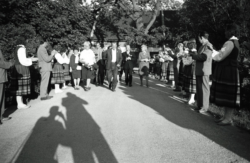 Soome Kommunistliku Partei delegatsiooni vastuvõtt ETKVL-i Põltsamaa Põllumajanduskombinaadis.