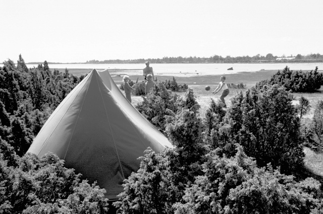 Hiiumaa. Suvitajad Piibunina rannas.