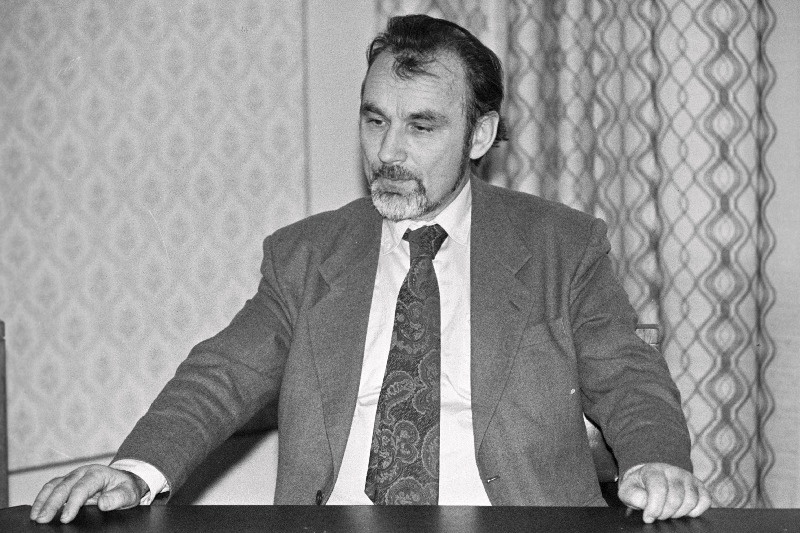 Alatalu, Toomas - Riigikogu Koonderakonna Ühenduse fraktsiooni liige, politoloog.