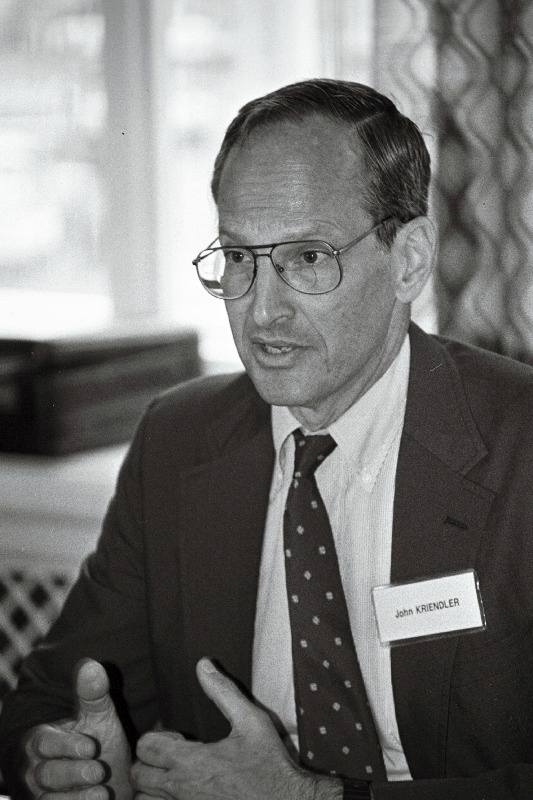Kriendler, John - Põhja-Atlandi Lepingu Organisatsiooni (NATO) poliitilise komitee delegatsiooni juht.