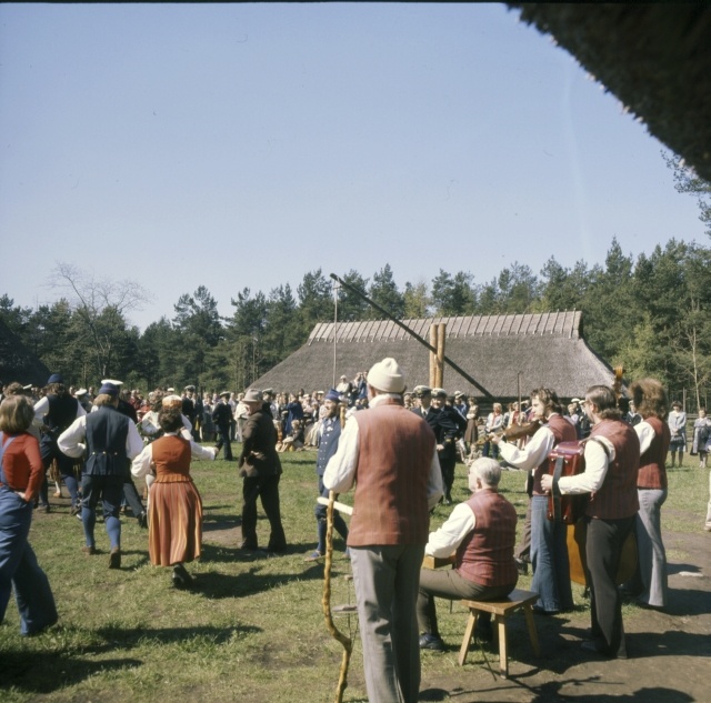 Vabaõhumuuseum. Vabaõhuüritus vabaõhumuuseumis.