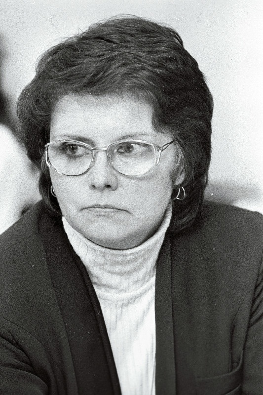 Oviir, Siiri - jurist, Riigikogu keskfraktsiooni liige.