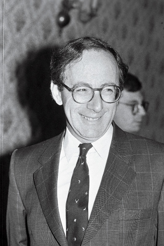 Rifkind, Malcolm - Suurbritannia kaitseminister.