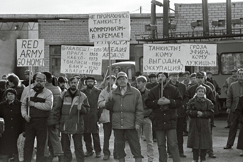 Protestimiiting Keilas Nõukogude armee territooriumil asuva piraatraadiojaama Nadežda vastu.