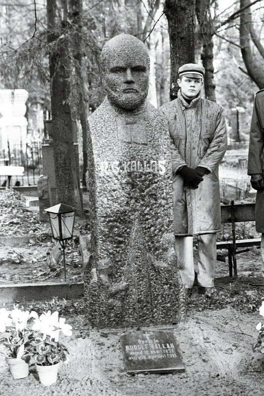 Mälestusmärk vaimulik ja pedagoog Rudolf Gottfried Kallasele Raadi kalmistul.