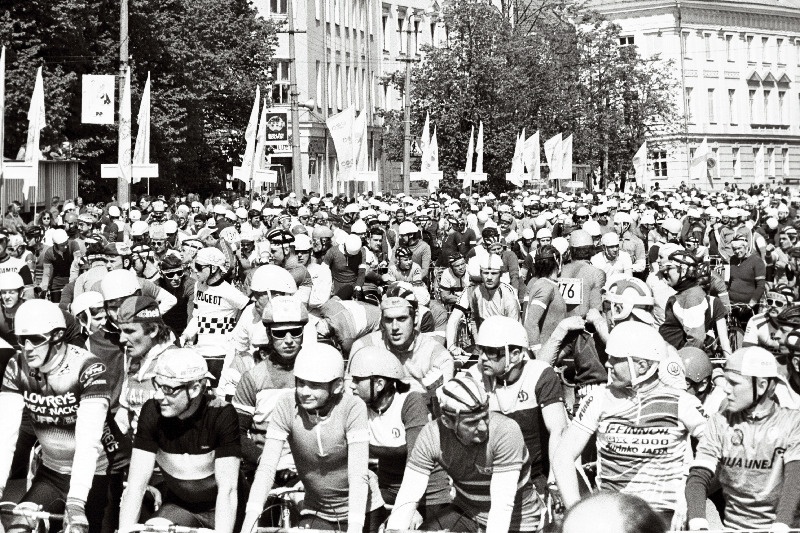 Tartu 10. rattarallist osavõtjad enne starti.