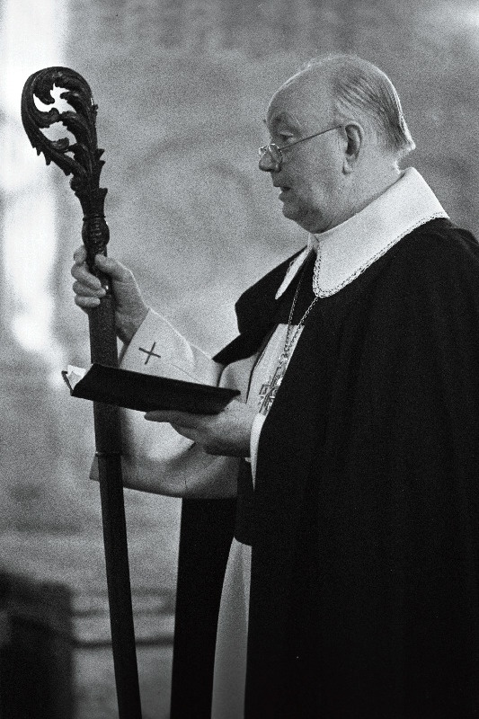 Piiskop Kuno Pajula teenistusel Toomkirikus.