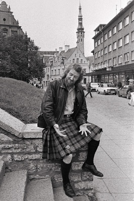 Šoti ansambli Sex appeal Band liige Jazzkaar 1992 ajal vanalinnas.  similar photo