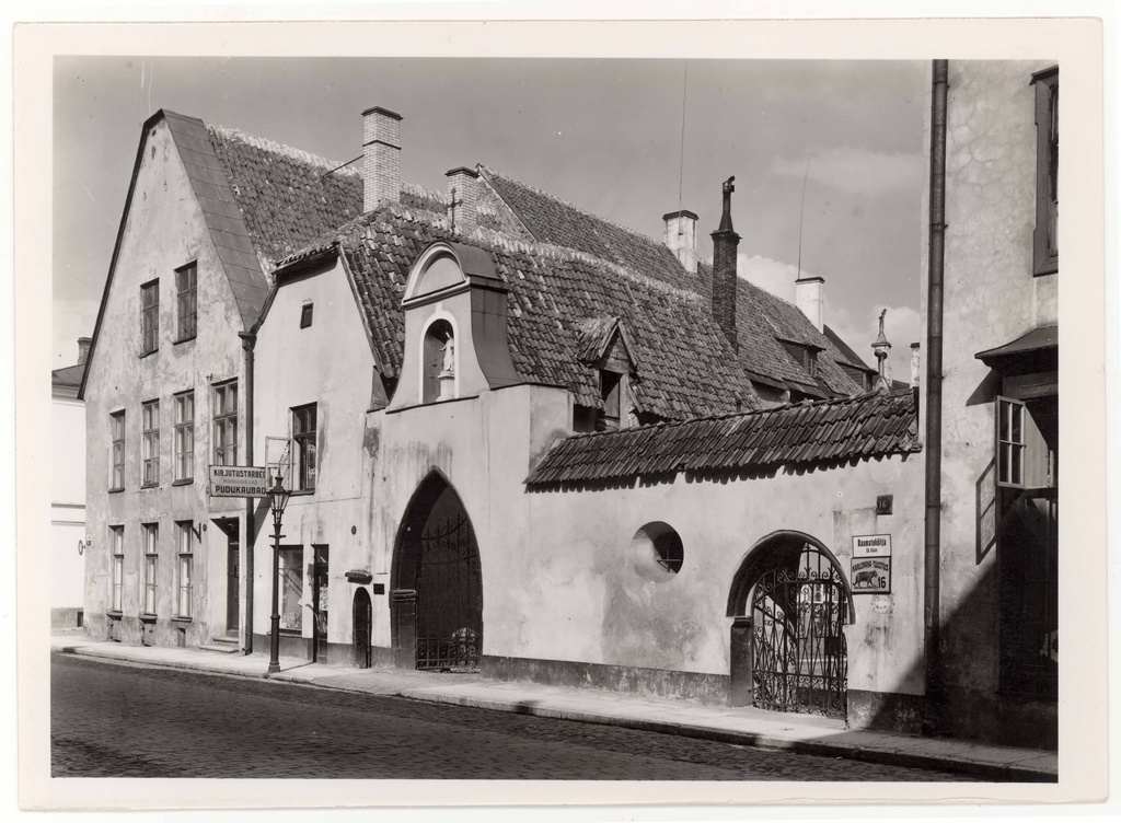Russian tn 18-20. Catholic Peeter-Paul Church Gate Building