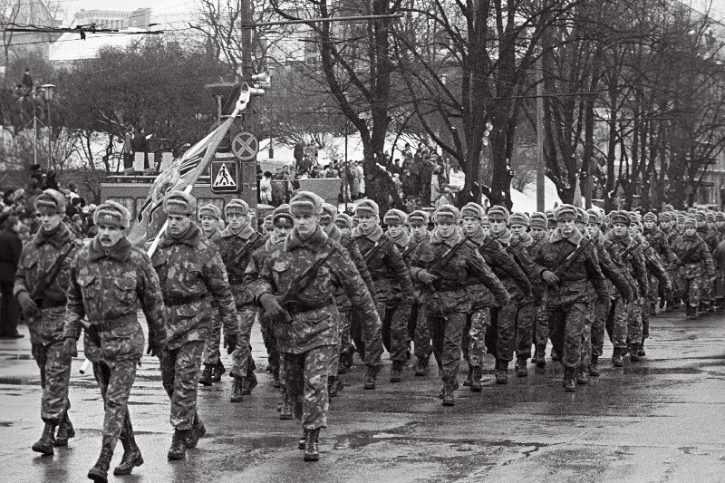 Eesti Vabariigi 75. aastapäeva tähistamine kaitsejõudude paraadiga Vabaduse väljakul.
