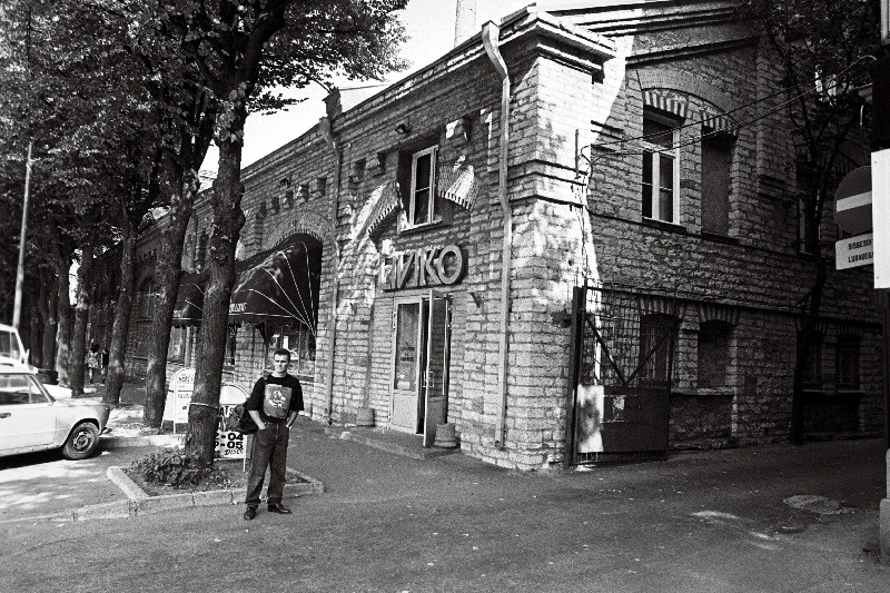 Kauplus Liviko Mere puiesteel.