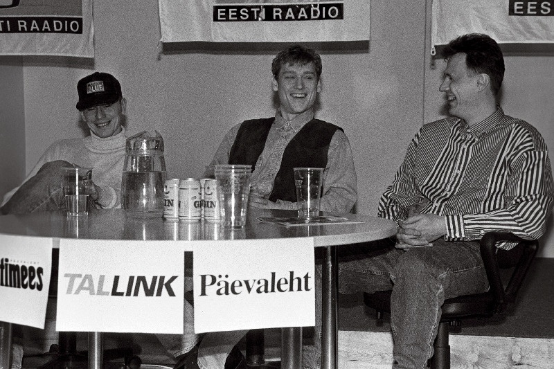 Ansambli 2 Quick Start liikmed (vasakult) Alar Kotkas, Pearu Paulus ja Ilmar Laisaar oma esimese laserplaadi esitlusel restoranis Katamaraan.