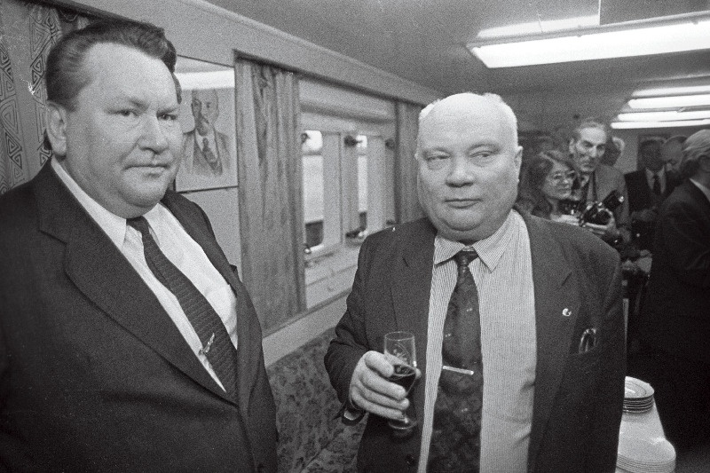 Läänemere Sadamate Organisatsiooni juhatuse esimees Tallinna Sadama peadirektor Peeter Palu (vasakul) ja RAS Eesti Merelaevanduse peadirektor Toivo Ninnas Helsingi-Tallinn-Rotterdam kaubaliini avamisel Pioner Võborga pardal.