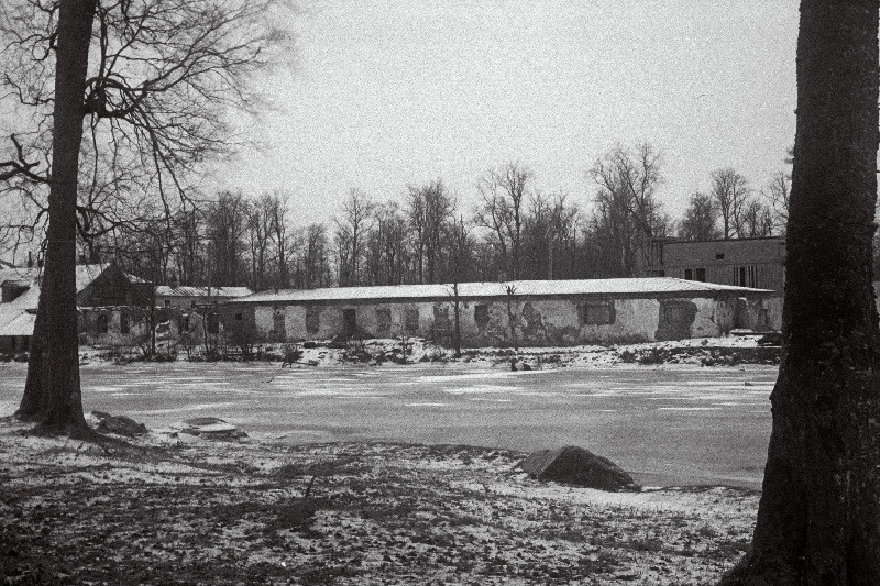Viljandi Tarbijate Kooperatiivi hoone varemetesse ehitatav kino.