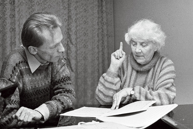 Tantsupedagoog Mait Agu ja helilooja ning lavastaja Ester Mägi järjekordset lavastust ette valmistamas.