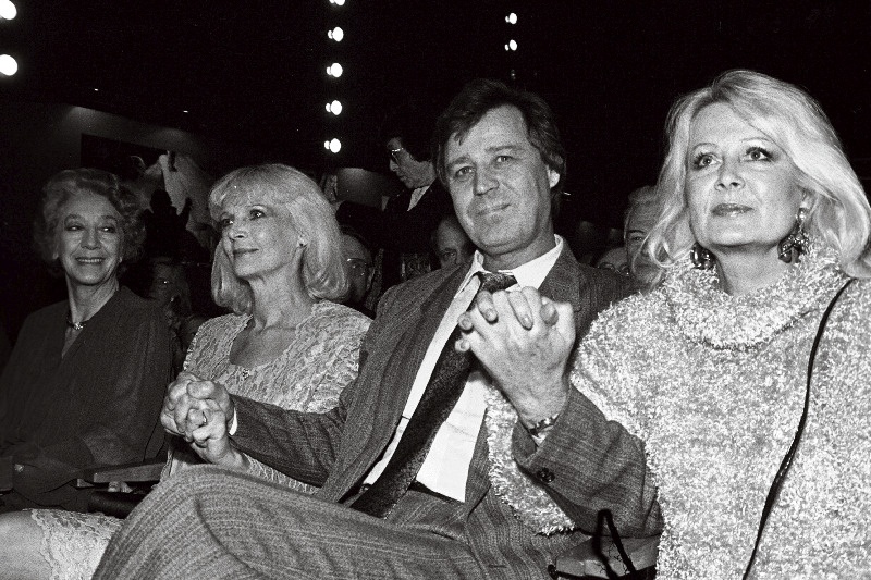 Tallinnfilmi mängufilmi "Viimne reliikvia" osatäitjad (vasakult) Elsa Radzina, Ingrida Andrina, Aleksander Goloborodko ja Eve Kivi filmi 25. aastapäeval režissöör Grigori Kromanovi mälestusõhtul Sakala Keskuses.