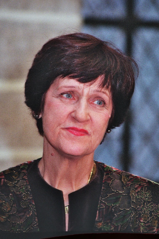 Laulja ja näitleja Urve Tauts.