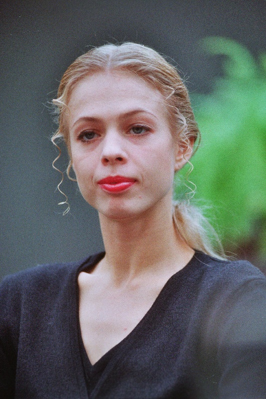 Oks, Age - Estonia Teatri baleriin.