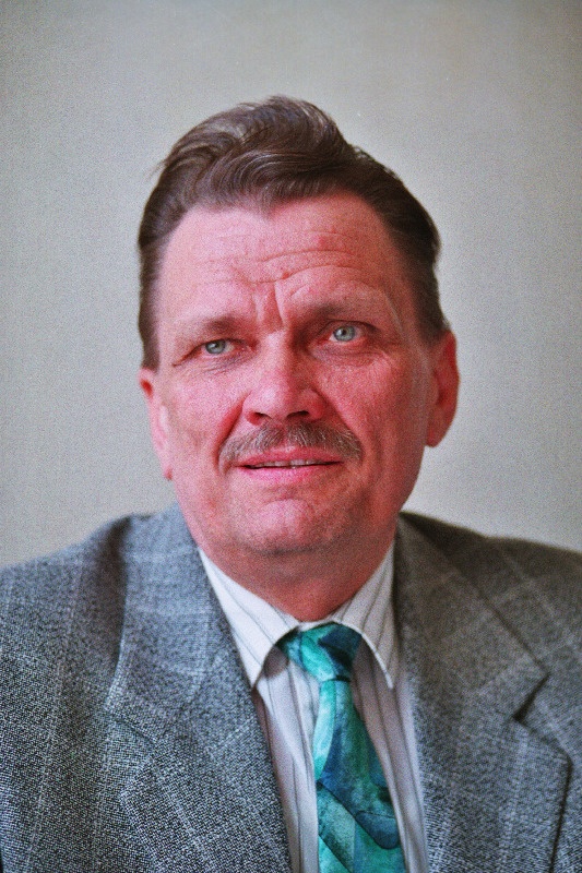 Sirendi, Arvo - Riigikogu fraktsiooni Maaliit esimees.