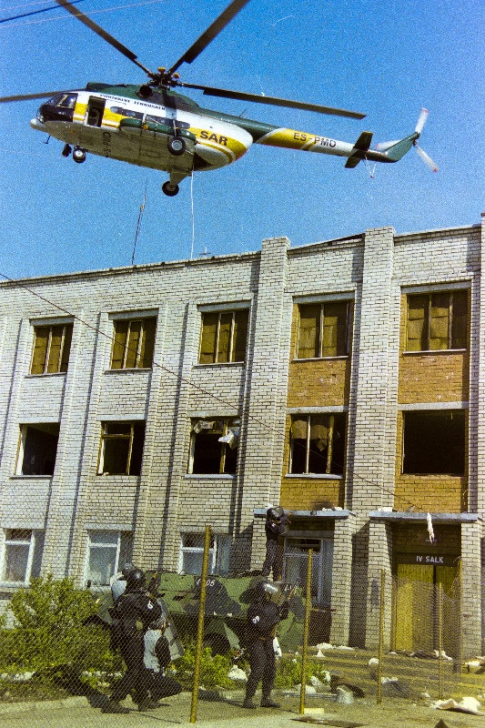 Vanglarahutuste mahasurumise näitlik operatsioon Ämari vanglas.