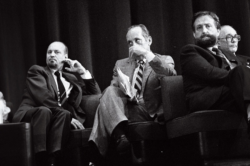 Rahvasaadikute kohtumine vene keelse elanikkonnaga.